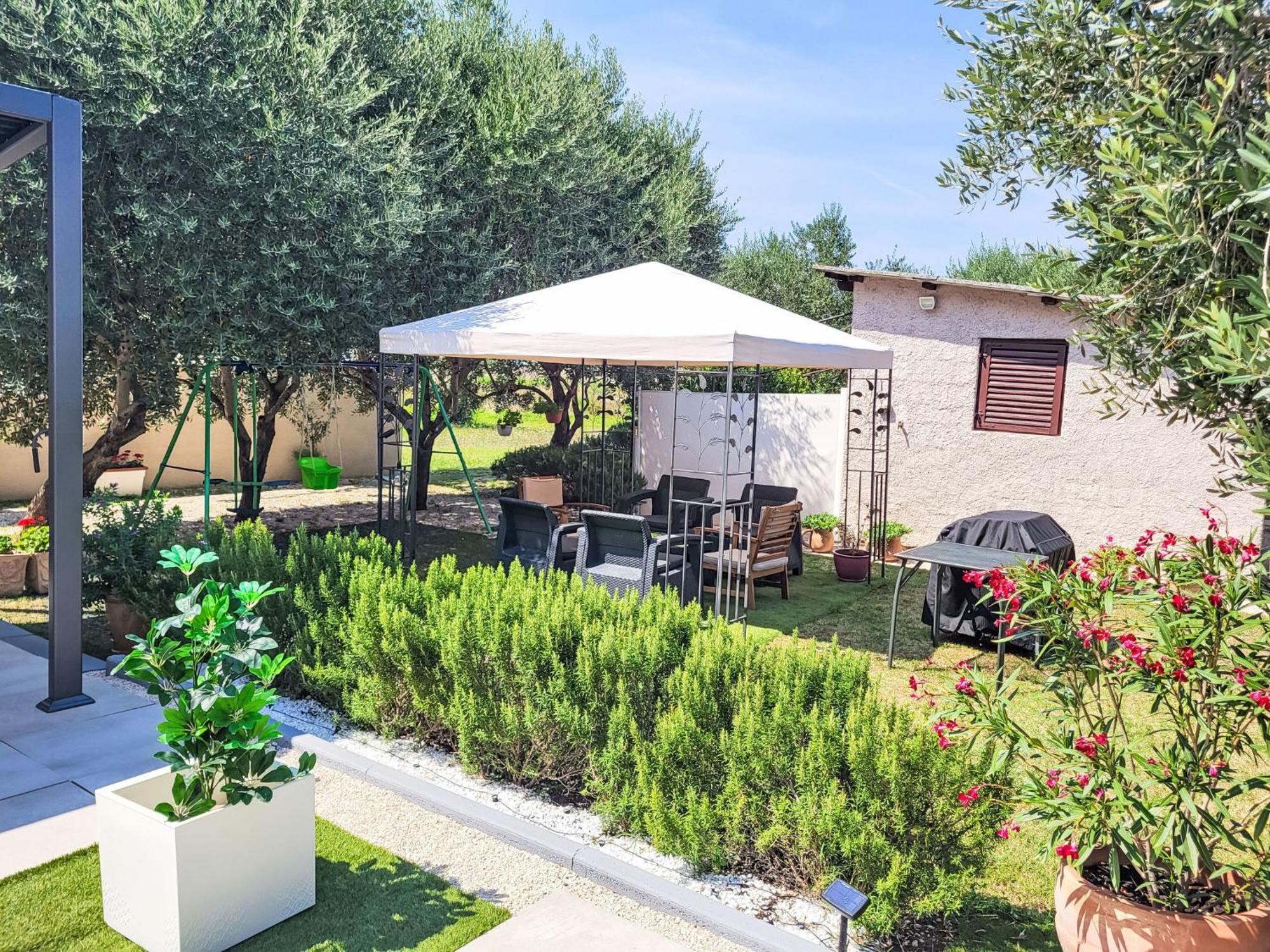 Holiday Home Ive By Interhome Petrcane Ngoại thất bức ảnh